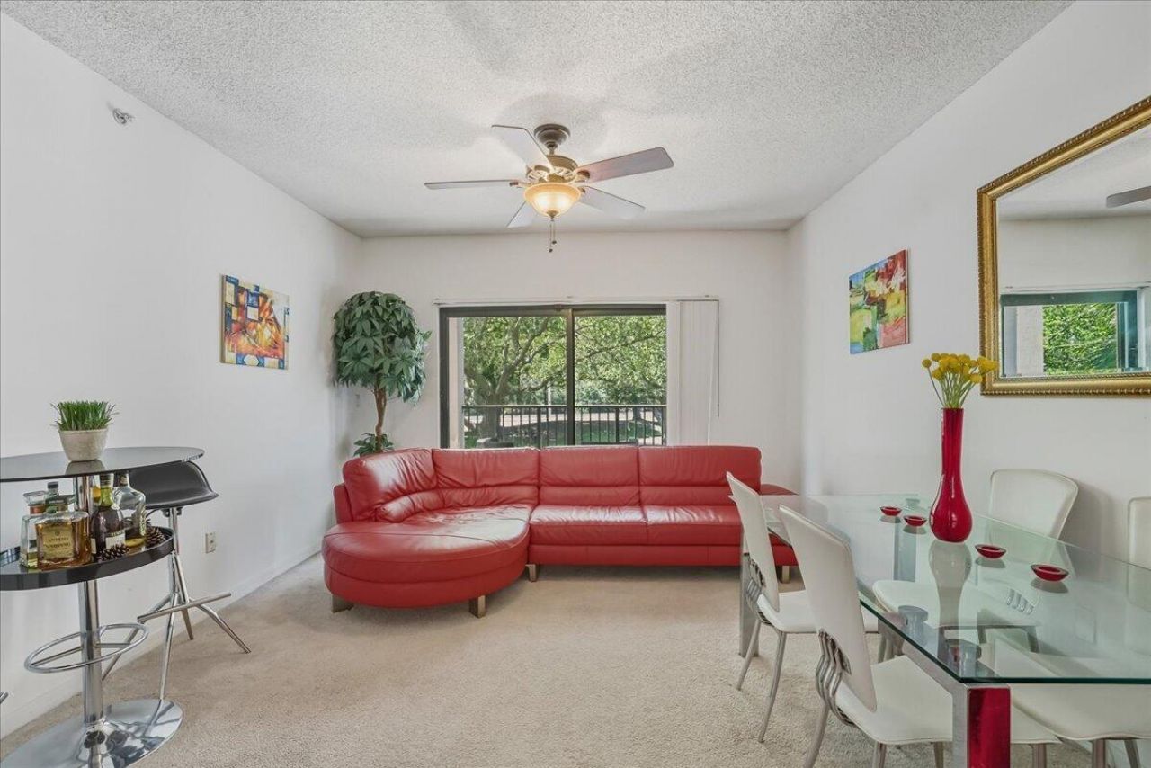 2105 Lavers Circle, Unit 212, Delray Beach, FL 33444 Photo