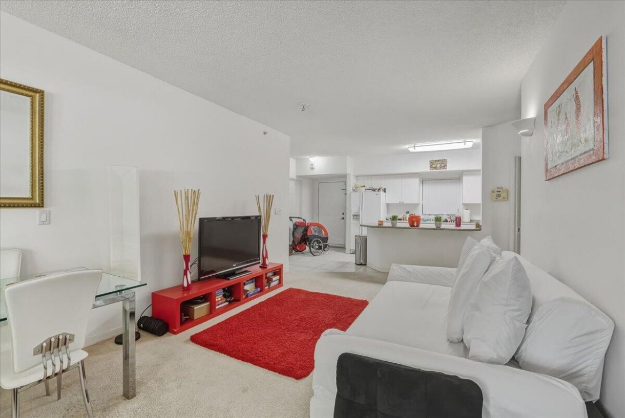 2105 Lavers Circle, Unit 212, Delray Beach, FL 33444 Photo