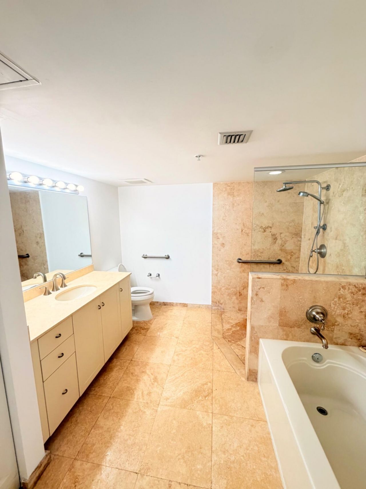 3232 Coral Way, Unit 1601, Miami, FL 33145 Photo