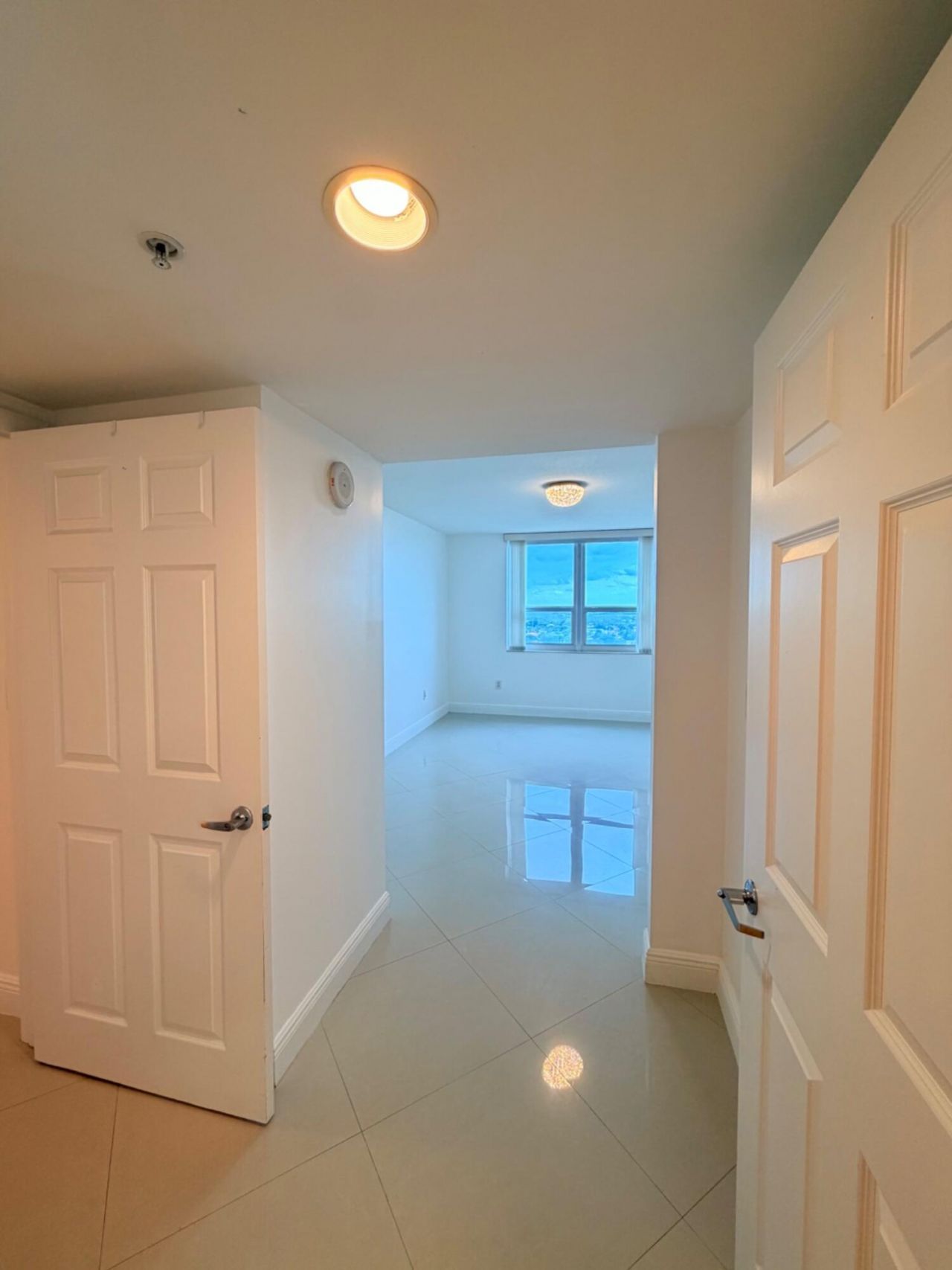 3232 Coral Way, Unit 1601, Miami, FL 33145 Photo