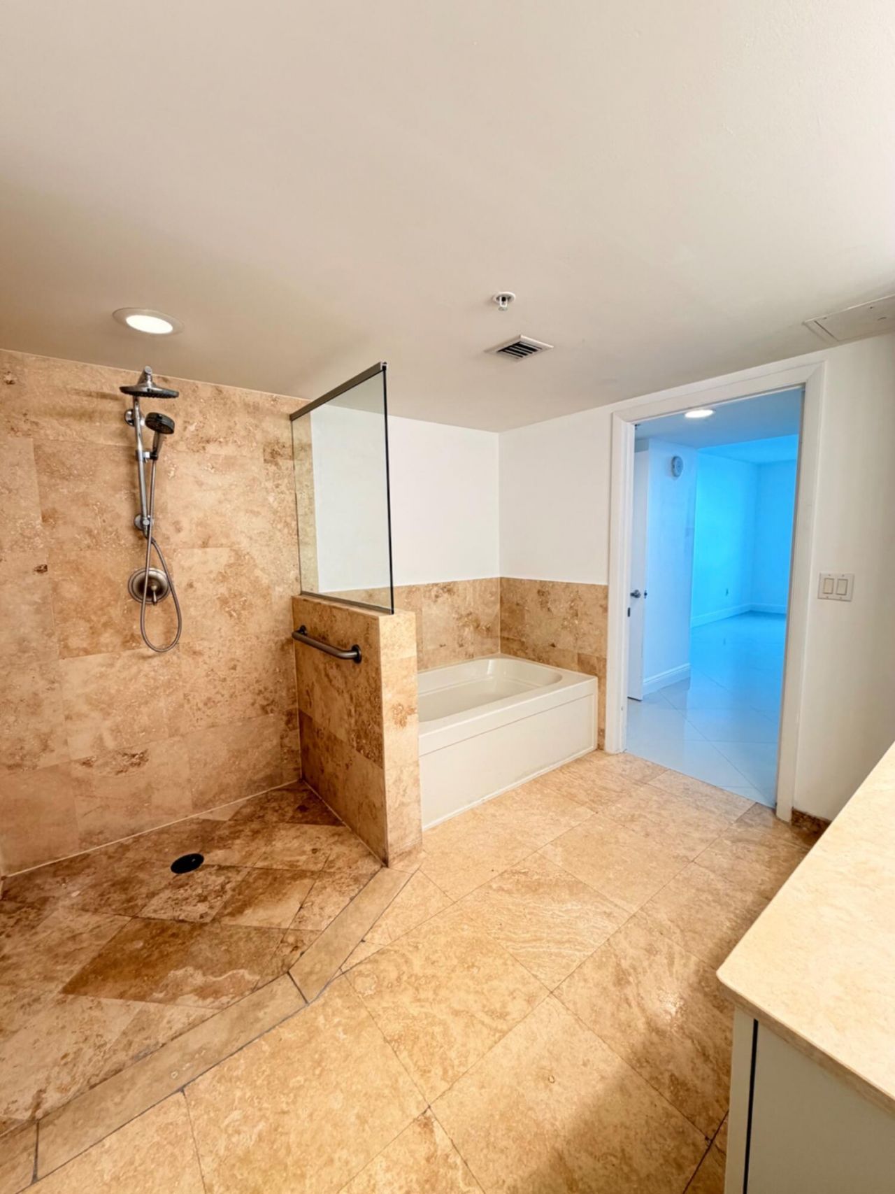 3232 Coral Way, Unit 1601, Miami, FL 33145 Photo