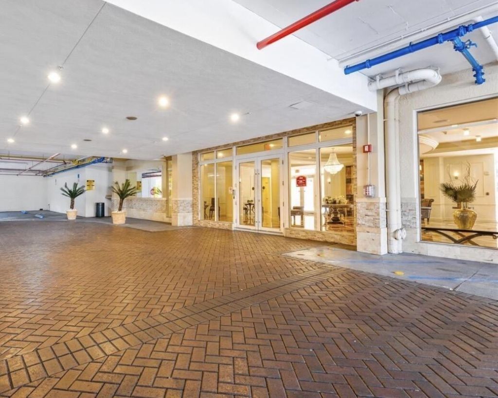 3232 Coral Way, Unit 1601, Miami, FL 33145 Photo