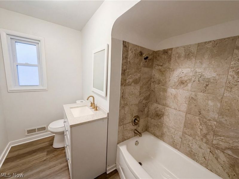 4506 Silverdale Road, North Olmsted, OH 44070 Photo 6