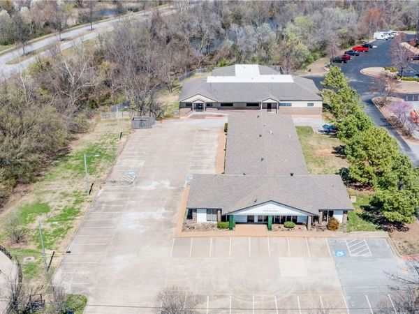 2003 & 2005 SE Walton Boulevard , Bentonville, AR 72712