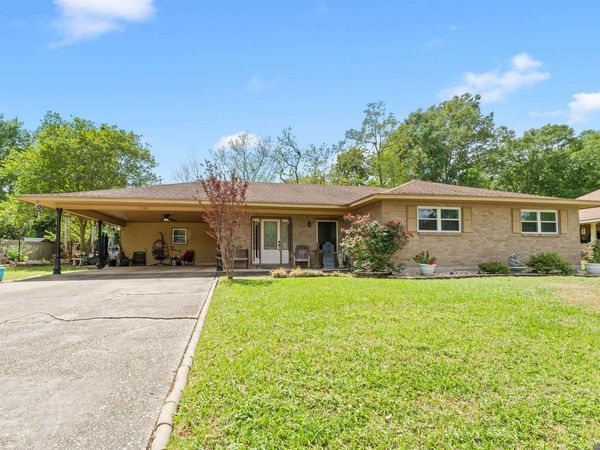 3182 Seracedar, Baton Rouge, LA 70816