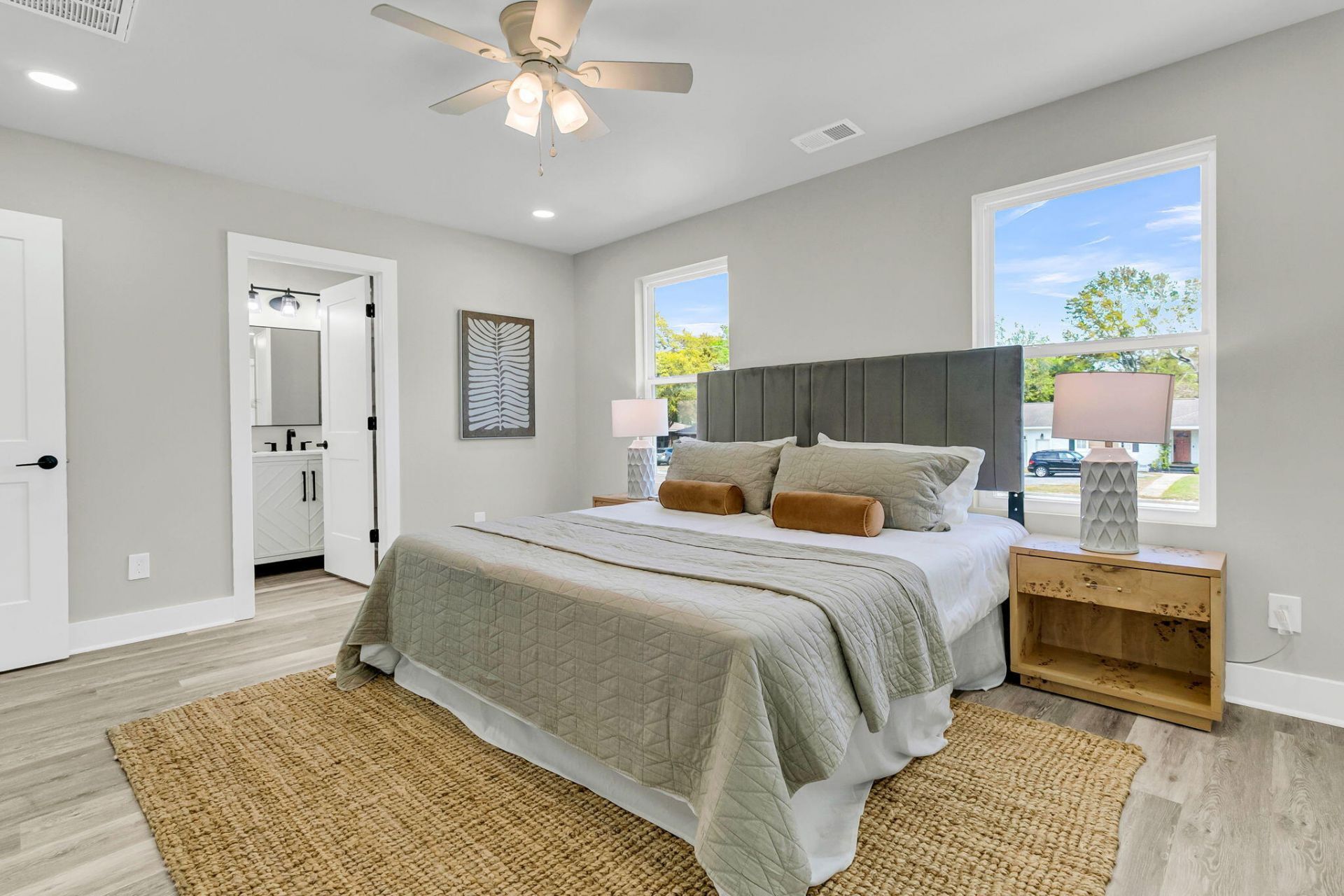 5889 N Rhett Avenue Photo 11