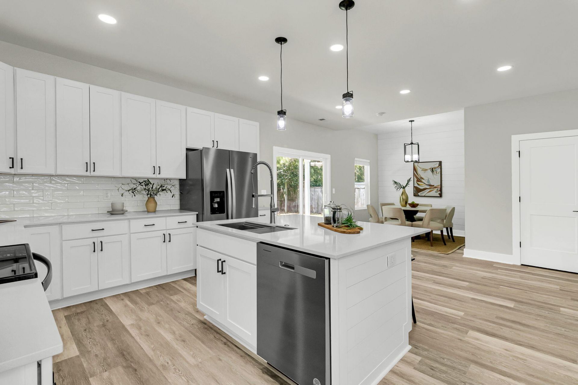 5889 N Rhett Avenue Photo 16