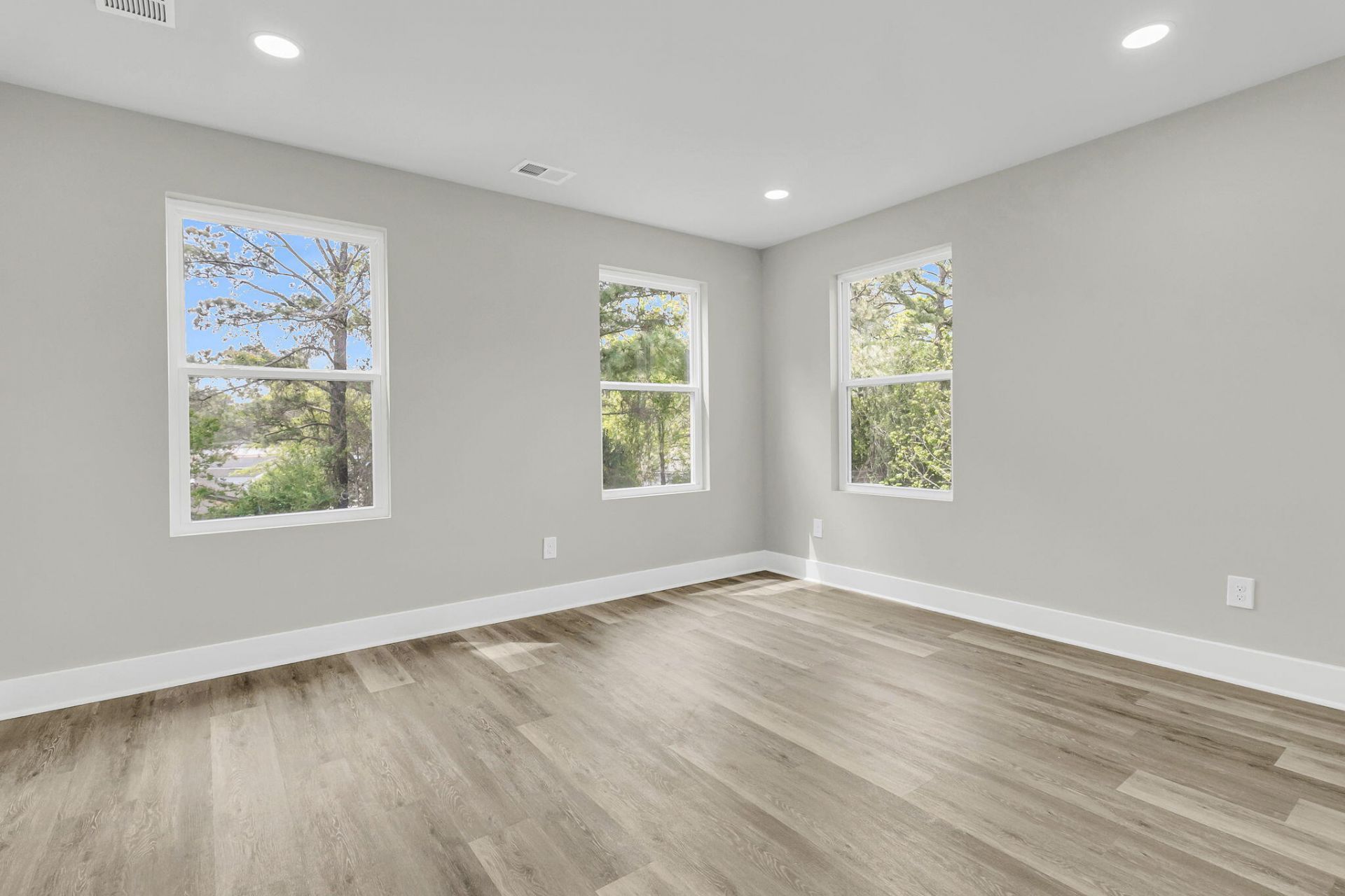 5889 N Rhett Avenue Photo 23