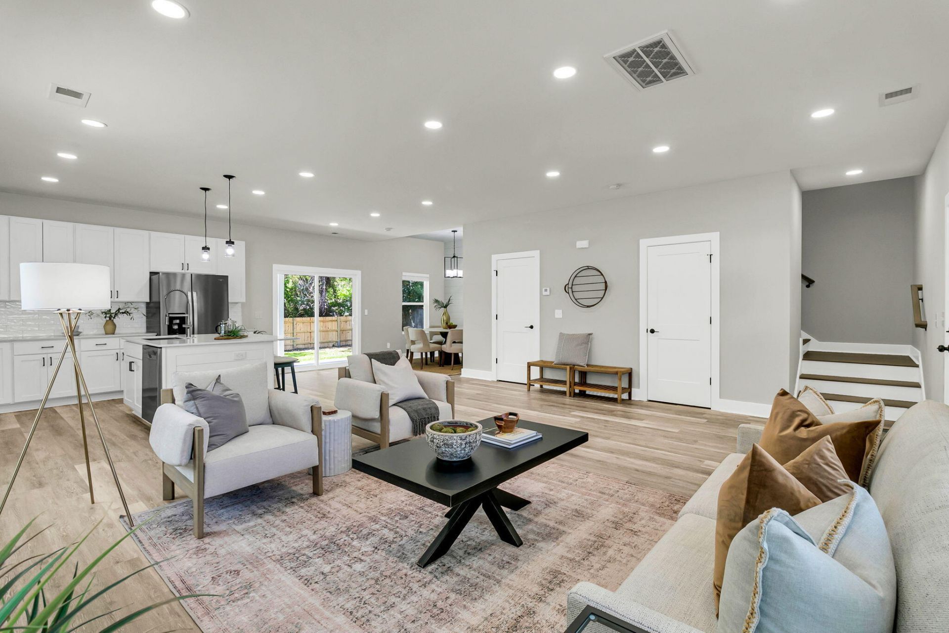 5889 N Rhett Avenue Photo 9