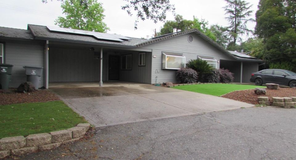 180 E Hillcrest Dr, Auburn, CA 95603 Photo