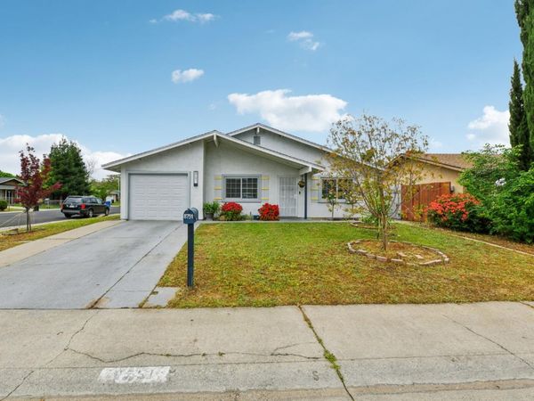 8751 Torrey Way, Elk Grove, CA 95624
