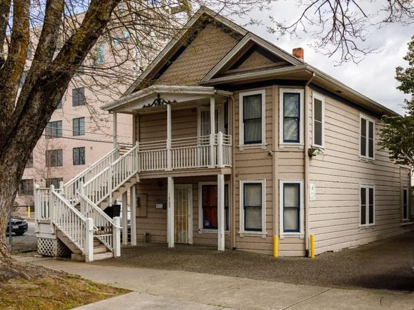 1823 11th St, Sacramento, CA 95811