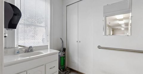 1823 11th St, Sacramento, CA 95811 Photo