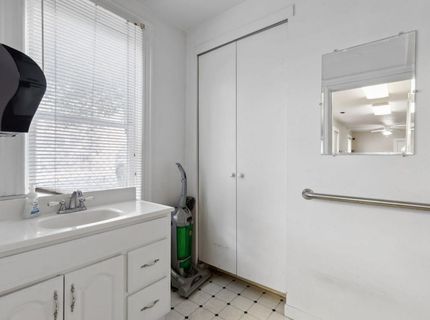 1823 11th St, Sacramento, CA 95811 Photo