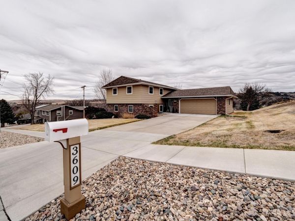 3609 PARKVIEW DR, Rapid City, SD 57701