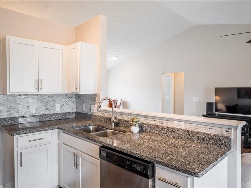 4182 Spicebush Drive, Tipp City, OH 45371 Photo 11