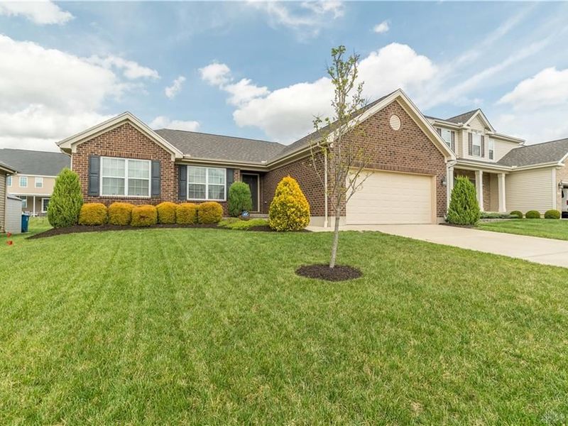 4182 Spicebush Drive, Tipp City, OH 45371 Photo 3