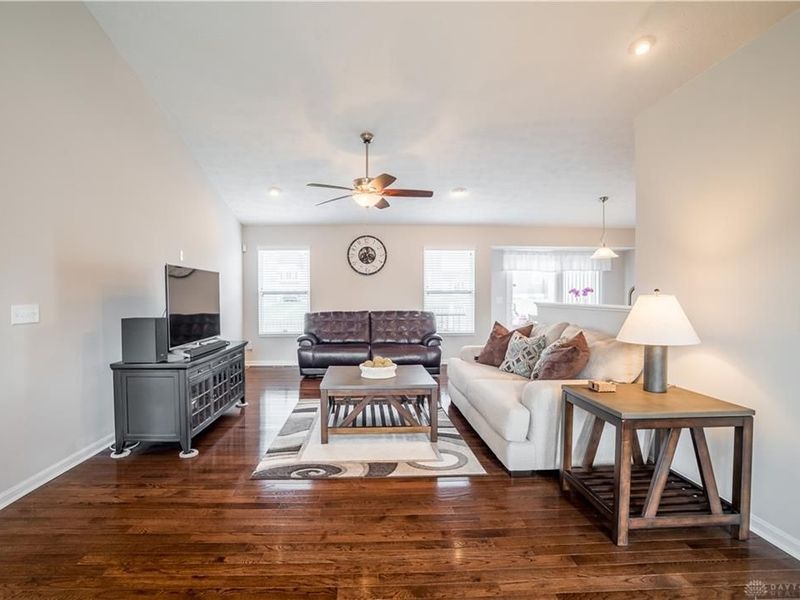 4182 Spicebush Drive, Tipp City, OH 45371 Photo 5