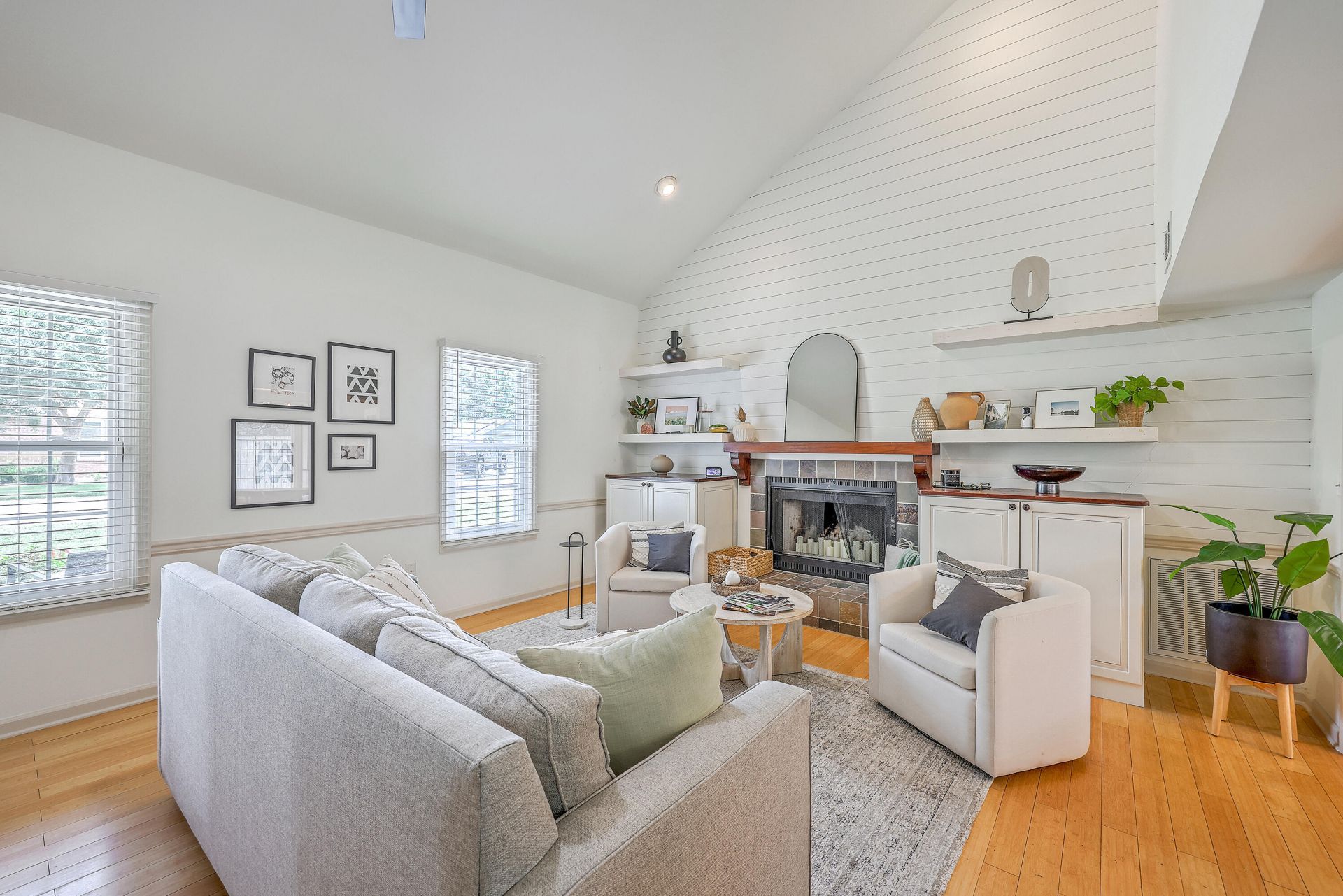 1267 Wespanee Place Court Photo 8