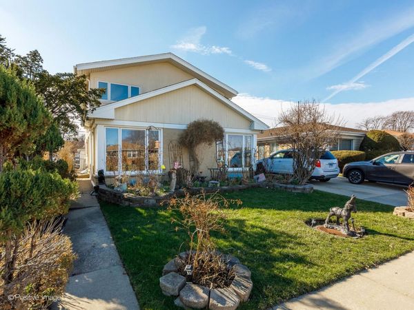 7520 Crawford Avenue , Skokie, IL 60077