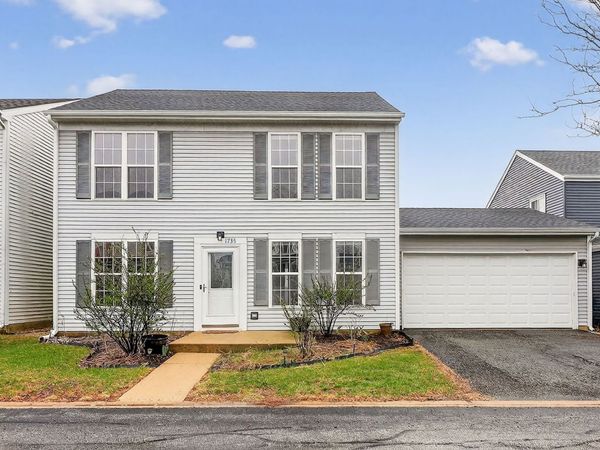 1735 Windcrest Lane, Aurora, IL 60504