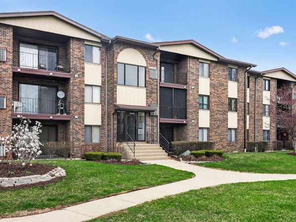13911 Laramie Avenue, Unit 122, Crestwood, IL 60418