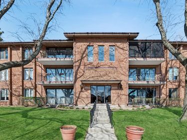9906 Shady Lane, Unit 3SW, Orland Park, IL 60462