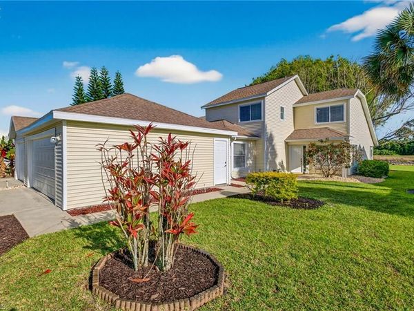 1327 Monarch CIR, Unit 11, NAPLES, FL 34116