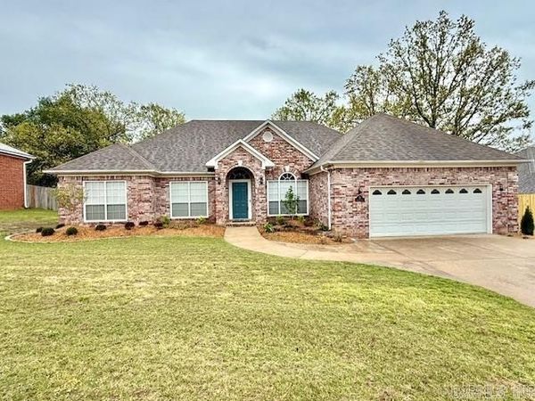 38 Ouachita Drive , Maumelle, AR 72113
