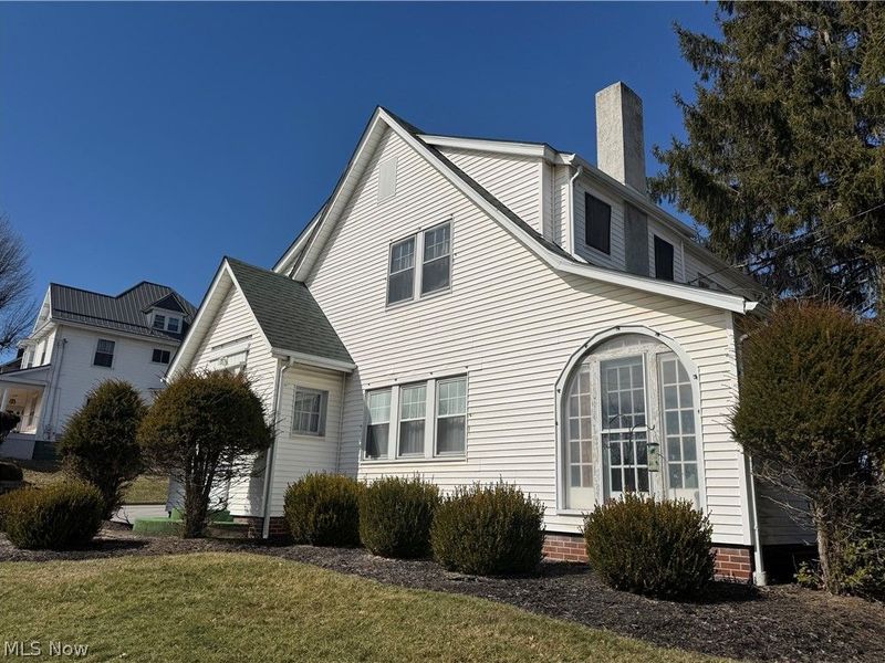 211 E Main Street , Saint Clairsville, OH 43950 Photo 2