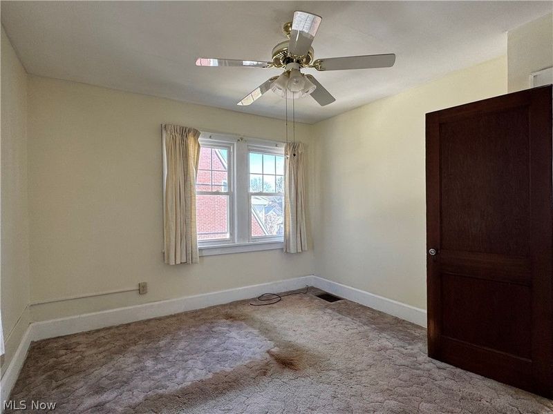 211 E Main Street , Saint Clairsville, OH 43950 Photo 23