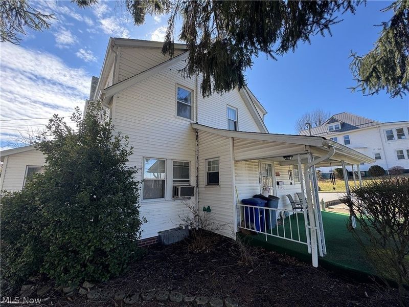 211 E Main Street , Saint Clairsville, OH 43950 Photo 4