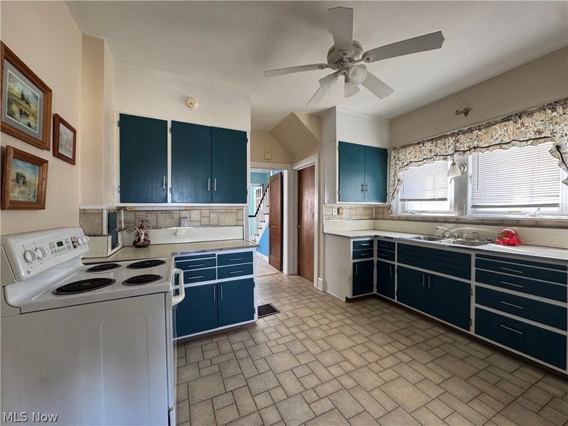 211 E Main Street , Saint Clairsville, OH 43950 Photo 8