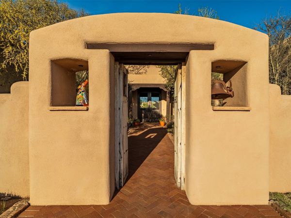 8 Ridgetop Circle , Santa Fe, NM 87506