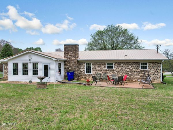 126 NE Live Oak Tr, Cleveland, TN 37323