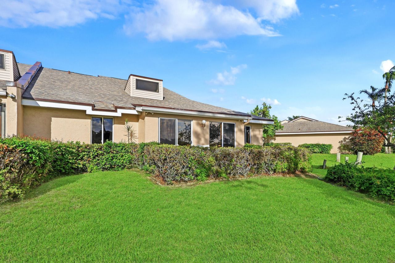 6974 Fountains Circle, Lake Worth, FL 33467 Photo