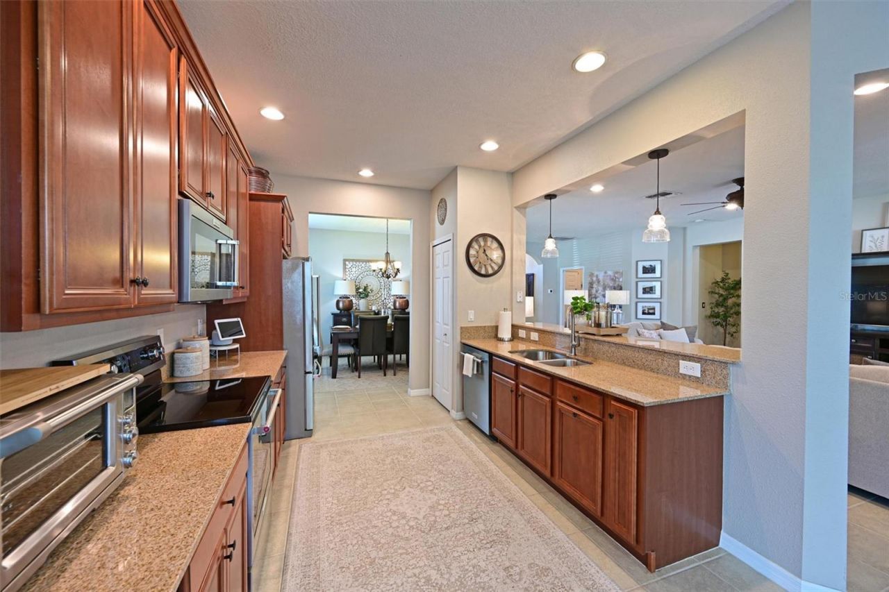 4428 67th Street E, Bradenton, FL 34203 Photo