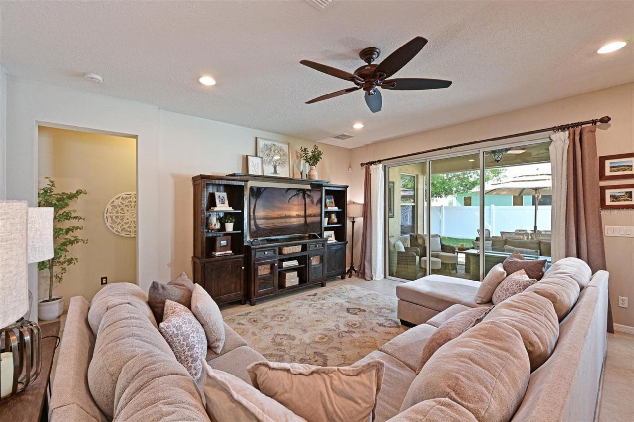 4428 67th Street E, Bradenton, FL 34203 Photo