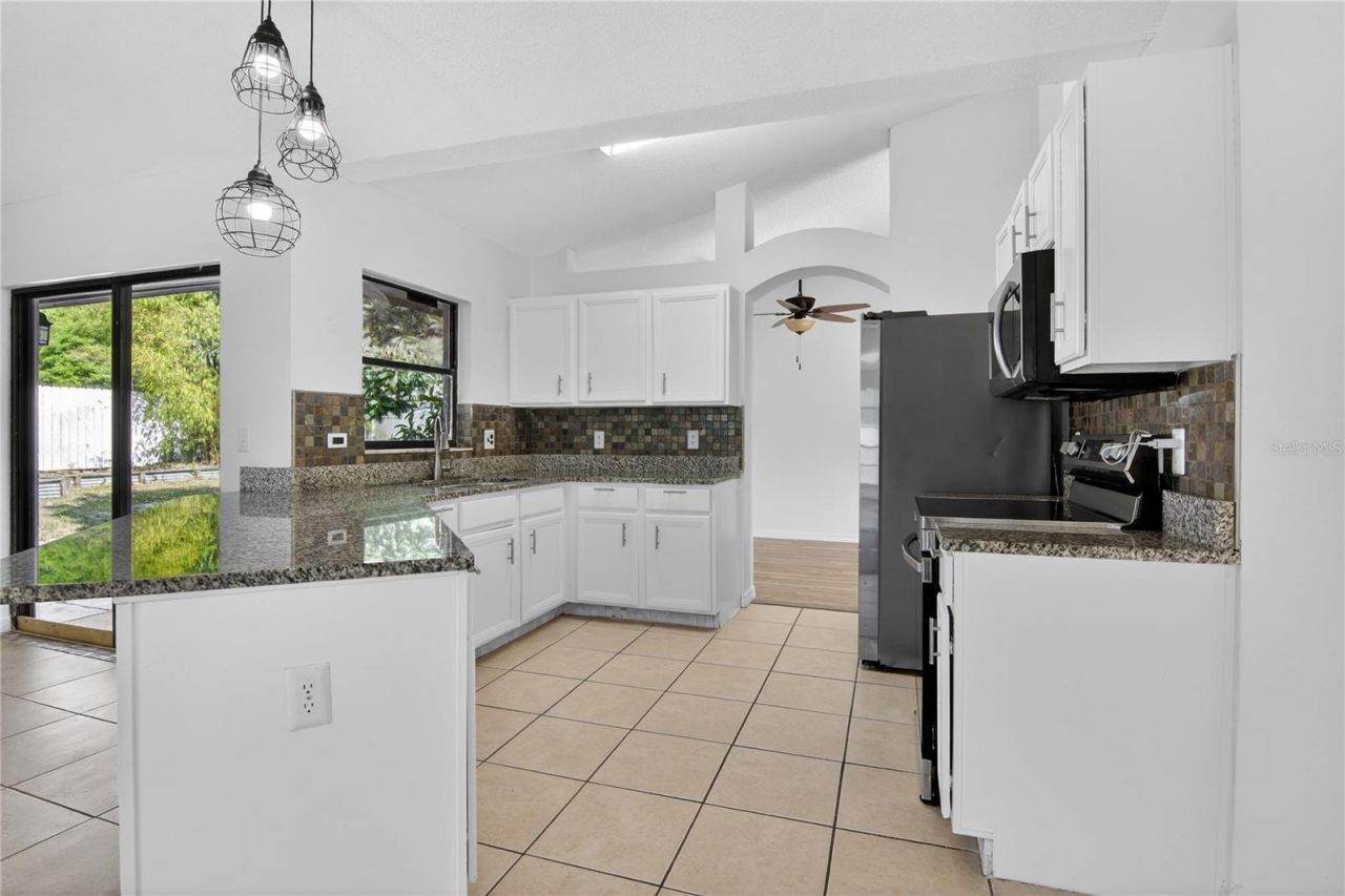 2075 Hedgerow Circle, Ocoee, FL 34761 Photo