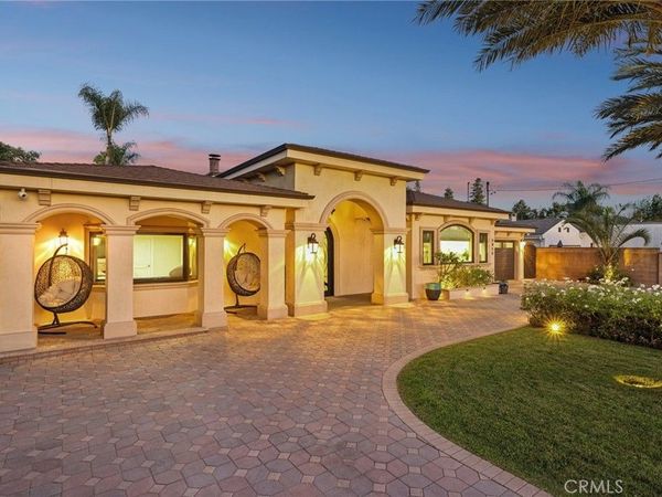 6850 Longridge, North Hollywood, CA 91605