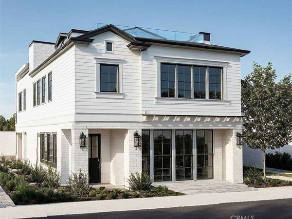 1589 E Ocean, Newport Beach, CA 92661