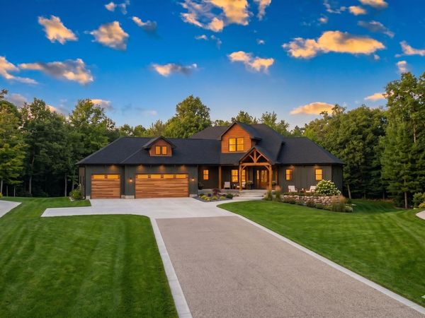 400 Sabine Drive, Unit 8, Muskegon, MI 49442