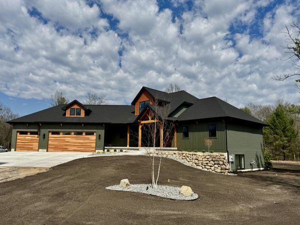 400 Sabine Drive, Unit 8, Muskegon, MI 49442