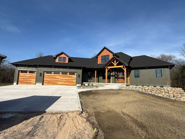 400 Sabine Drive, Unit 8, Muskegon, MI 49442