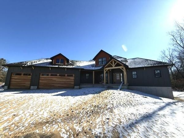 400 Sabine Drive, Unit 8, Muskegon, MI 49442