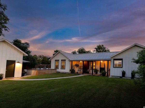 903 Front St., Comfort, TX 78013