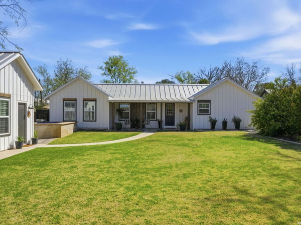 903 Front St., Comfort, TX 78013