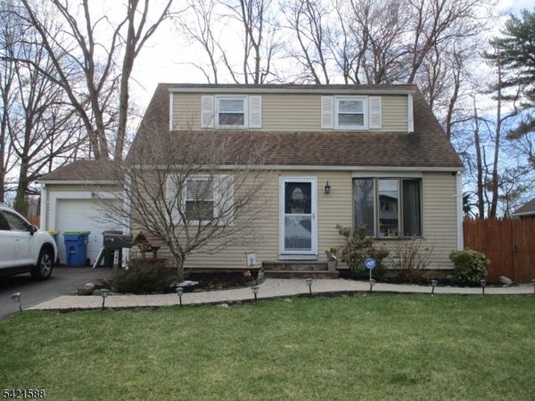 345 Redmont Rd, North Plainfield, NJ 07063