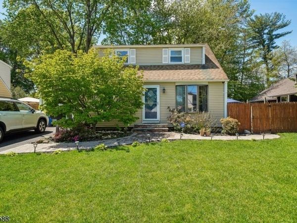 345 Redmont Rd, North Plainfield, NJ 07063