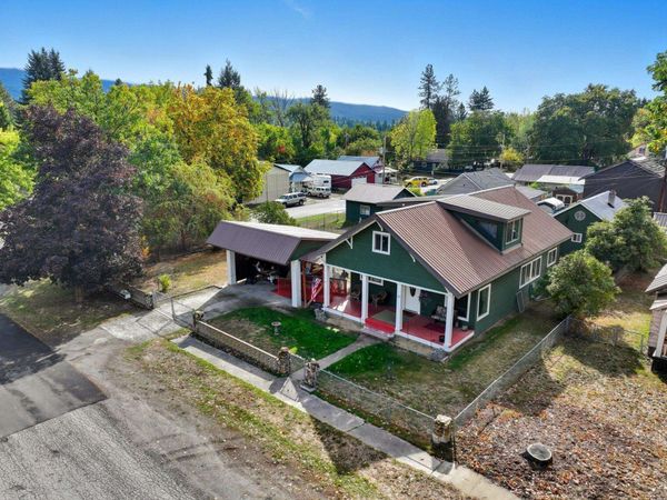 103 E Houghton St, Ione, WA 99139